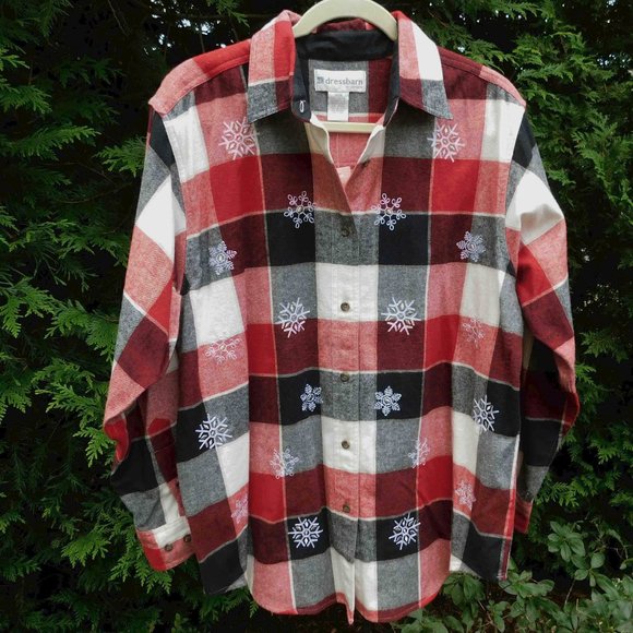 Dressbarn Plus NWT Heavy Flannel Butondown with Embroidered Snowflakes - Picture 1 of 2